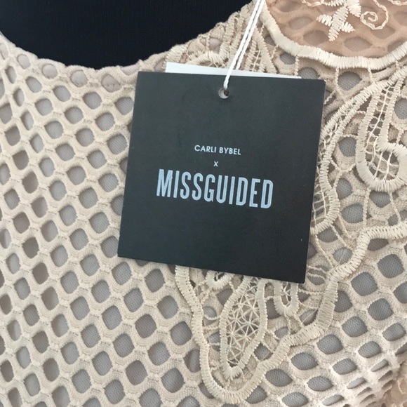 Embroidered woven body con dress - Picture 5 of 6